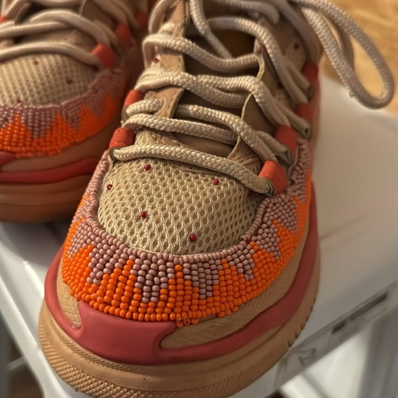 FARM RIO Hand Beaded Sneakers Size 8! SOLD OUT ONLINE! - Picture 6 of 7